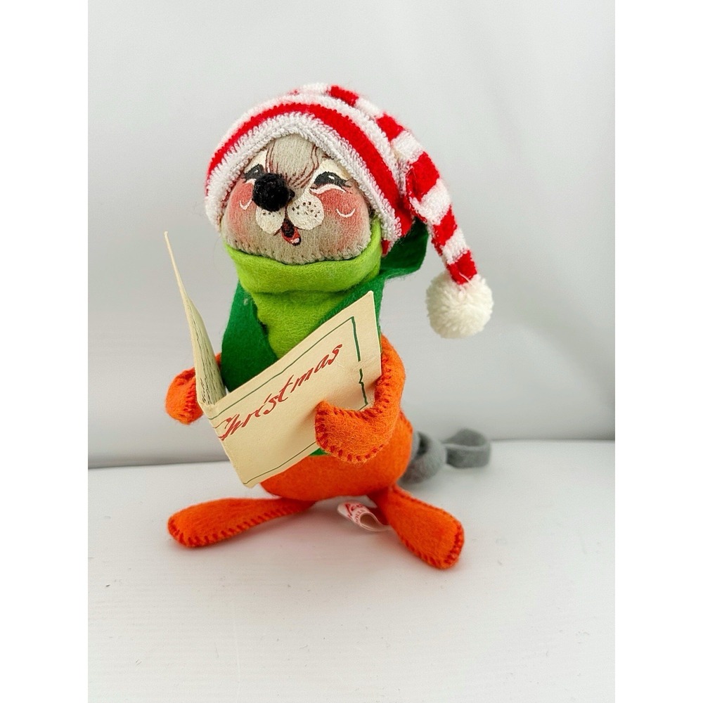 Vintage Annalee Caroler Doll 1965/67. 6" Tall.